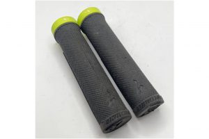 Specialized Handlebar Grips Lock On Mountain Bike MTB 22.2mm Black Yellow DH G51