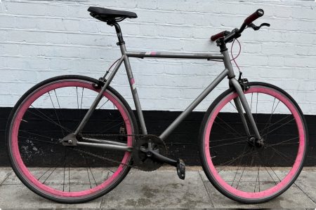 No Logo Single Speed Bike with Pink Tyres
