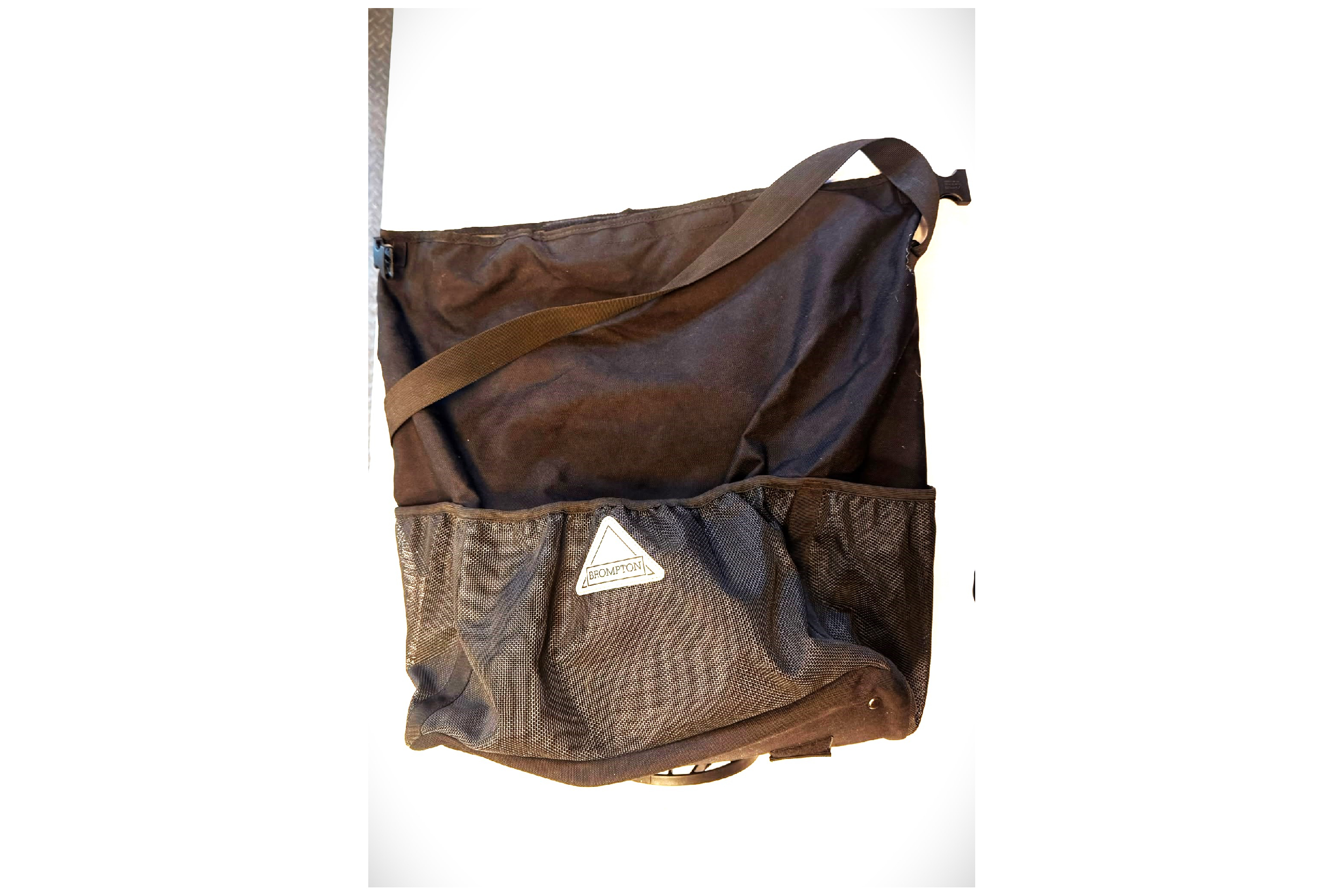 Brompton Black Front Bicycle Bag with Mounting Frame and Shoulder Strap (Used) - Image 2